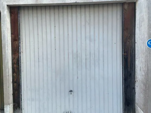 Garage à louer
