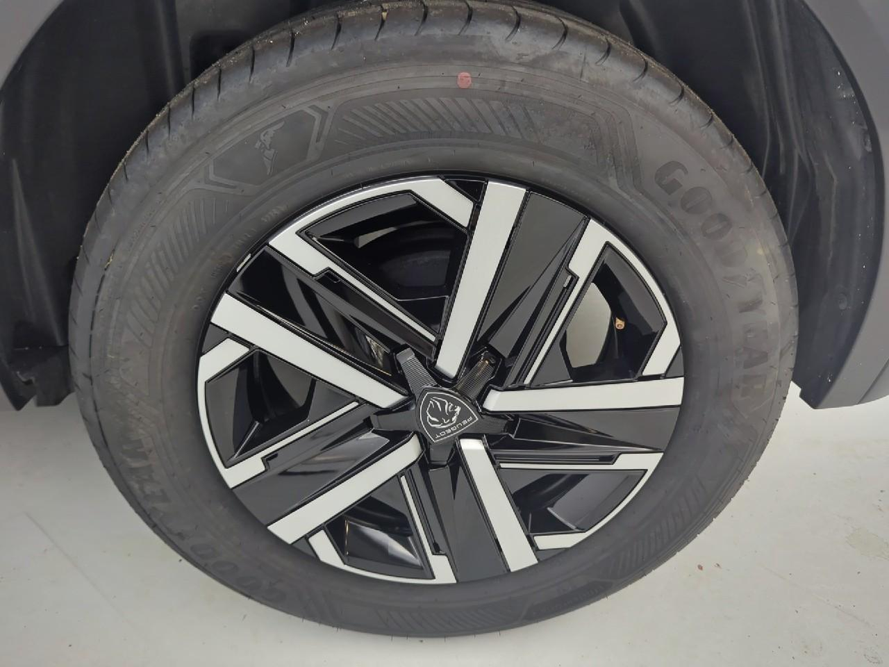 Peugeot 2008 100 s&s bvm6 style — photo 17