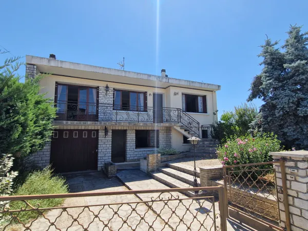 BERGERAC - MAISON 4 CHAMBRES AVEC HANGAR