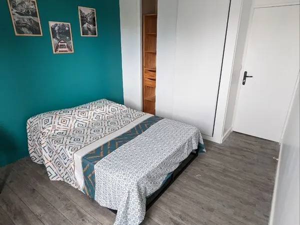 Colocation dans appartement 4 chambres entièrement rénovée Proche gare
