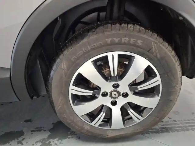 Renault Captur dci 90 energy edc — photo 22