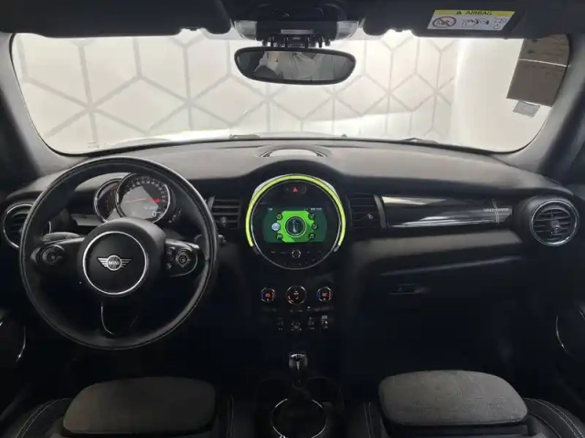 Mini Mini cabriolet cooper 136 ch — photo 11