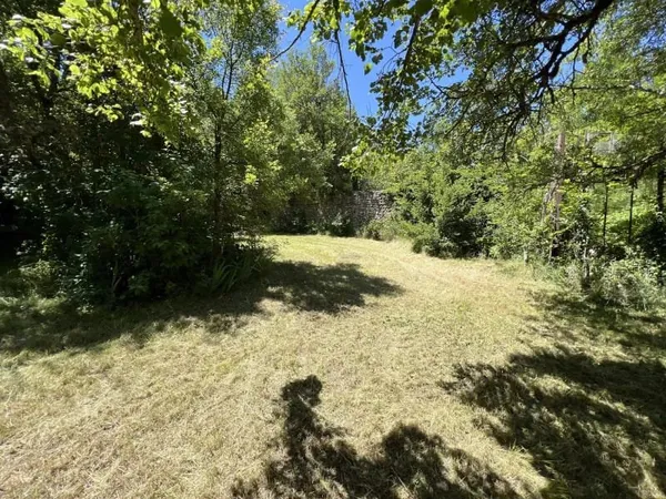 Terrain à bâtir 2036 m²