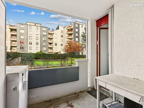 4 pièces 82 m² - 1er étage avec ascenseur - Balcon sur jardin - Parking - RER A/E