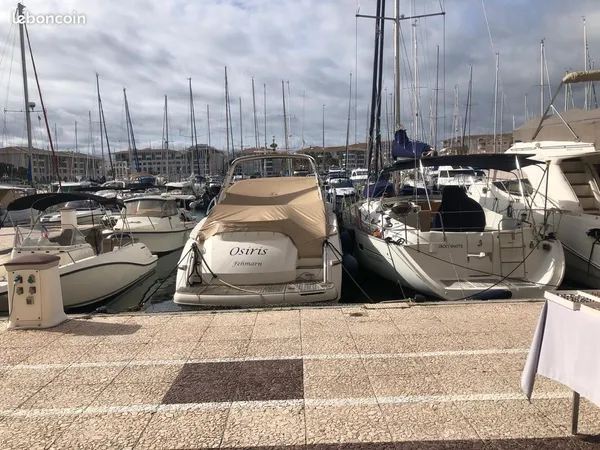 Local commercial 34 m² - fréjus port - emplacement premium