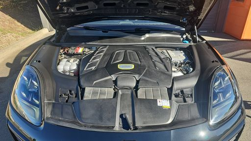 Porsche Cayenne 4.0 V8 e-Hybrid 680 BVA8 - Turbo S Pack Gt – 2023 – 31069 km – Hybride rechargeable – Boîte Automatique — photo 20