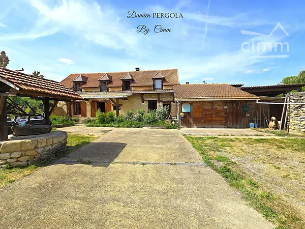 Charmante grange rénovée d'environ 117 m² habitables au cœur du Périgord Noir