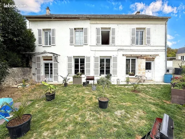 Maison 10 pièces 230 m²