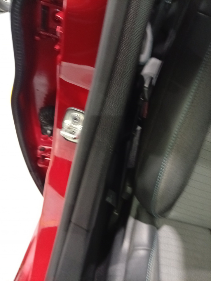 Peugeot 208 — photo 38