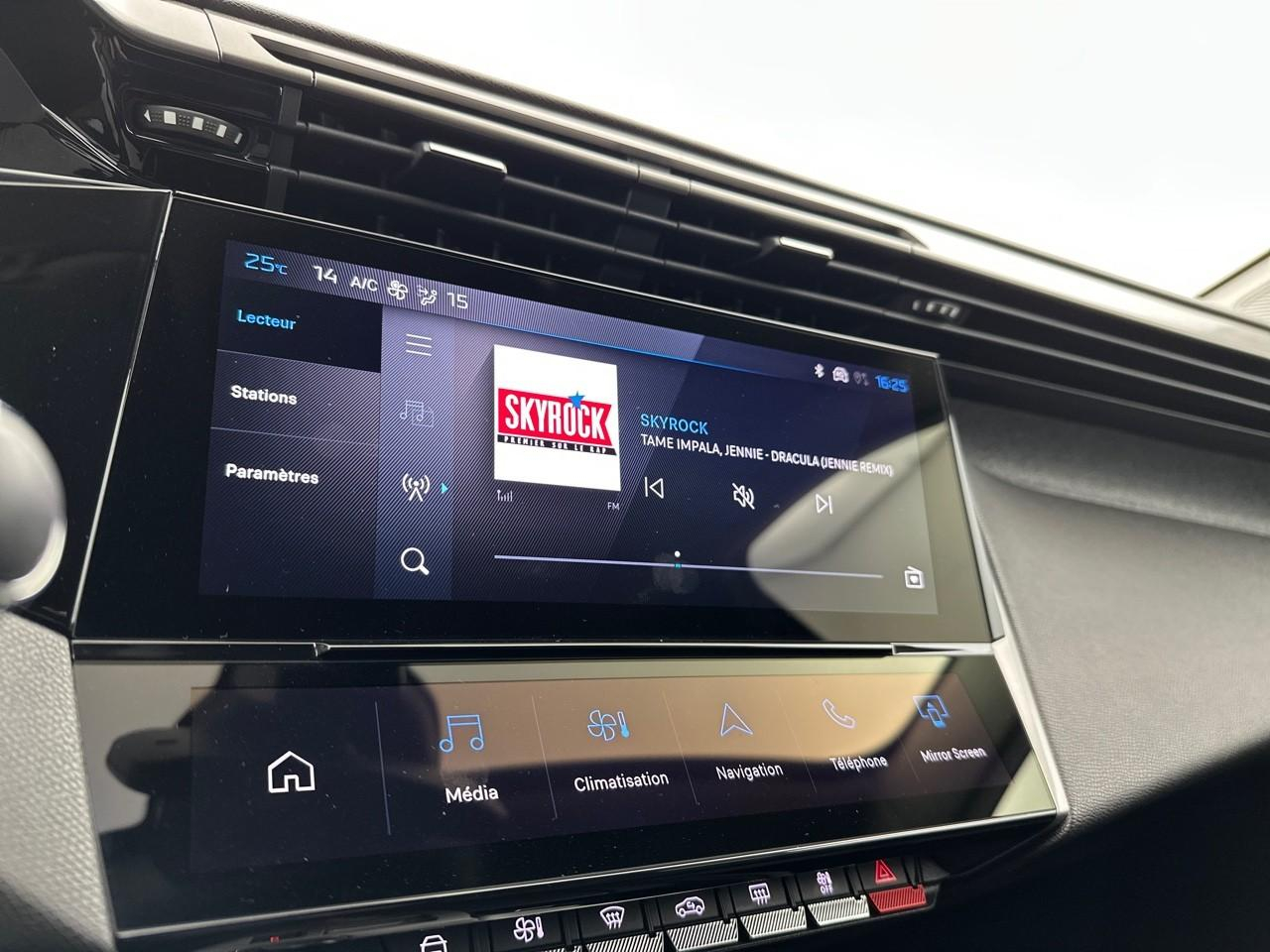 Peugeot 308 hybrid 145 e-dcs6 allure — photo 23