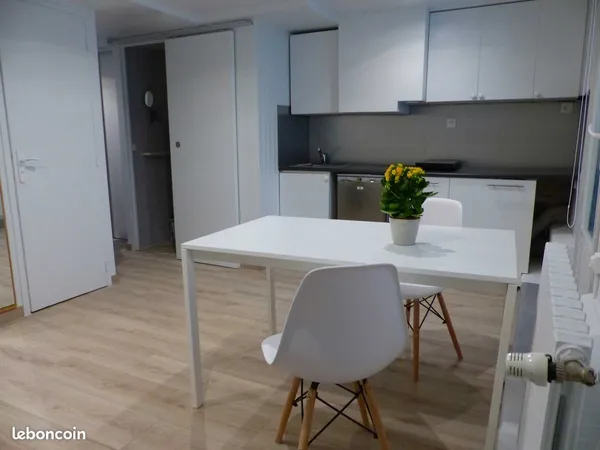STUDIO 22M2 - Chartrons Nord - Camille Godard