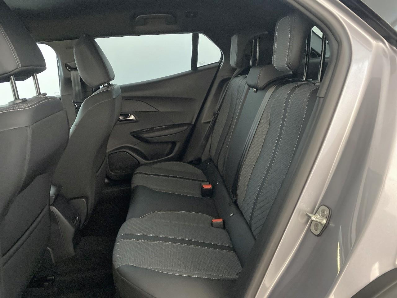 Peugeot 2008 hybrid 145 ch e-dcs6 allure — photo 10