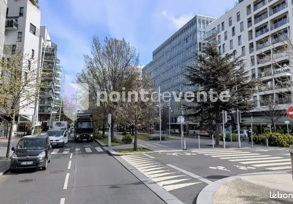 Local commercial 254 m²
