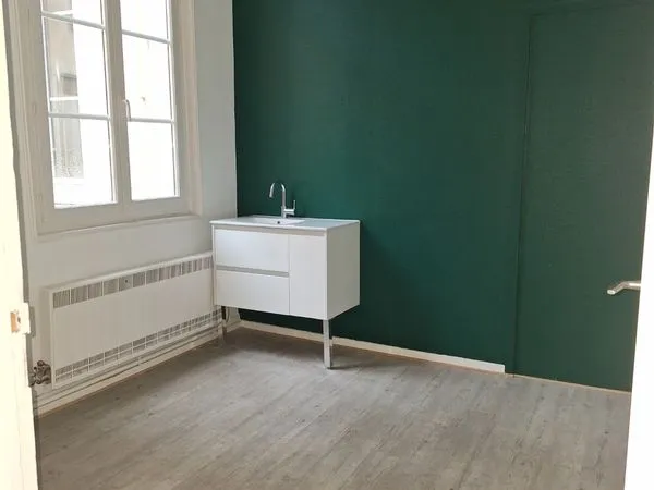 Bureau hyper centre