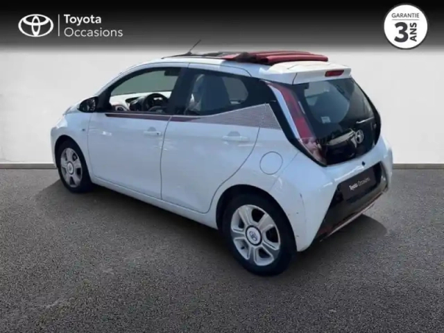 Toyota Aygo 1.0 vvt-i 69ch x-glam 5p — photo 2