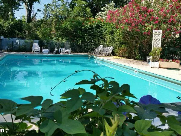 Appartement T2 dans domaine avec piscine