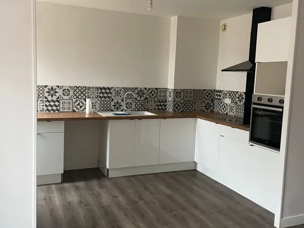 Appartement rénové 57 m² T2 non meublé - avec box + parking