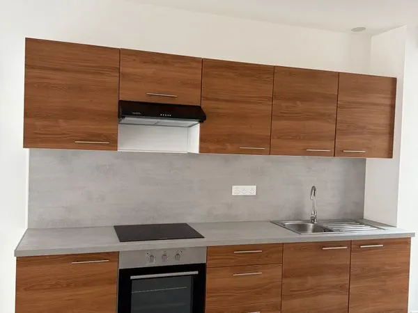 Maison entièrement rénovée à louer à Lusignan - 85 m² sans jardin