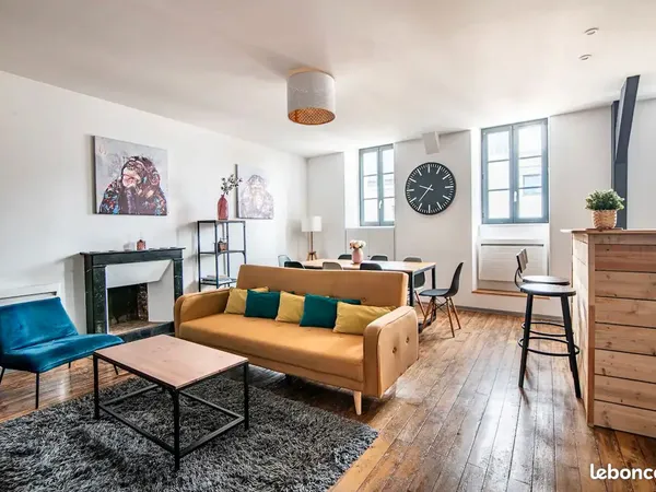 RARE à CHOLET : Colocation en plein coeur de la ville : la dernière chambre prête à t'accueillir - D