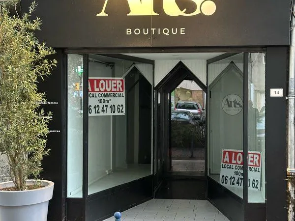 Fond de commerce avec les murs centre ville