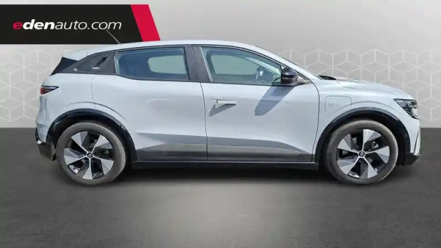 Renault Megane e-tech ev60 220 ch optimum charge — photo 6