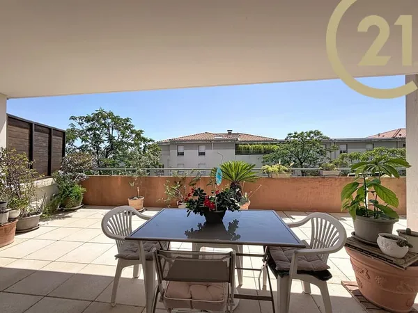 VENTE EN EXCLUSIVITÉ - SAINT-RAPHAËL - Appartement T3 de 82.