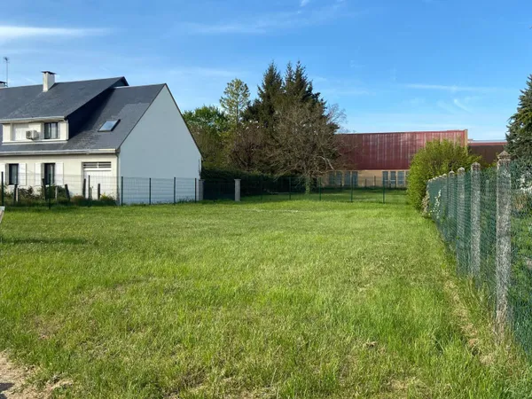 Terrain à bâtir bien situé