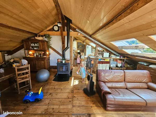 T5 style chalet - CHAUFFAGE+ÉLECTRICITÉ inclus - terrasse 50 m² + 2 balcons - 120 m² 2e étage
