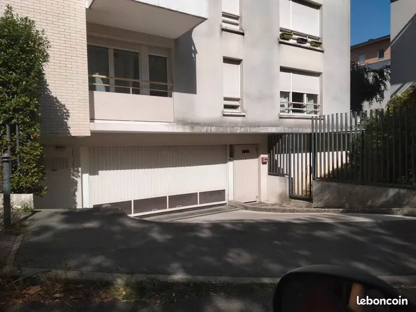 Parking privé et sécurisé Cergy 95800