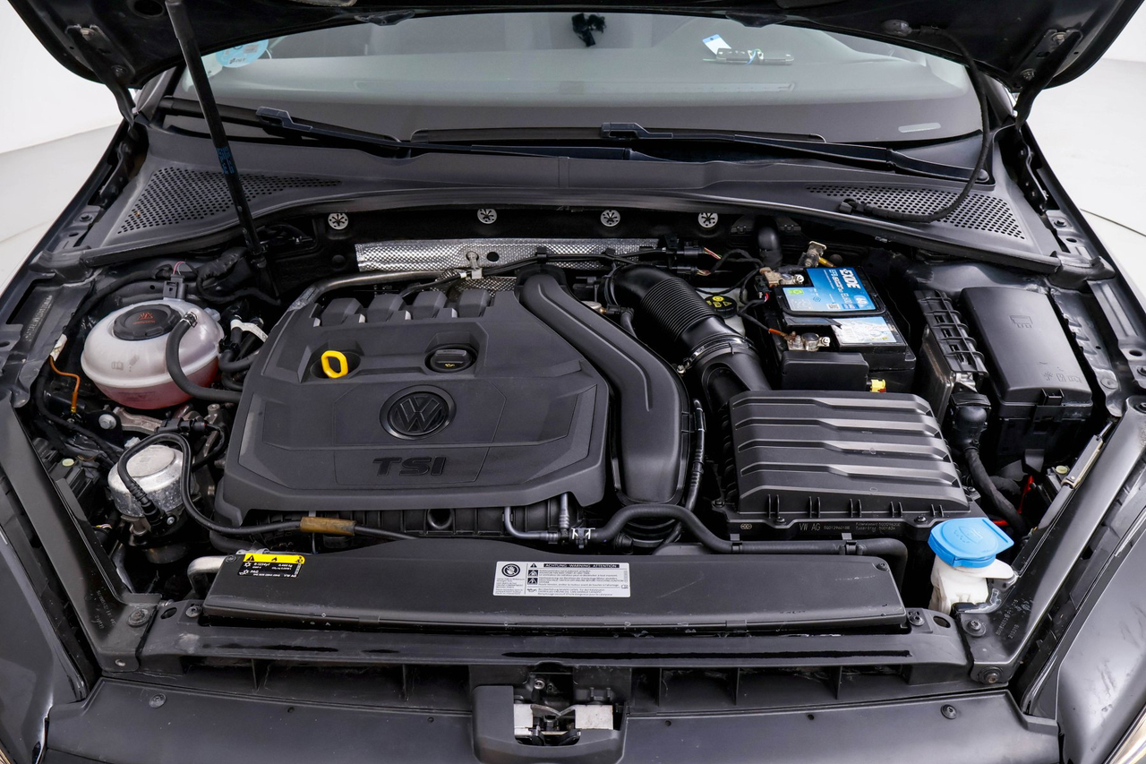 Volkswagen Golf 7 — photo 32