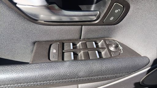 Land Rover Range Rover Evoque 2.0 ED4 150 2WD - SE – 2017 – 97563 km – Diesel – Boîte Manuelle — photo 9