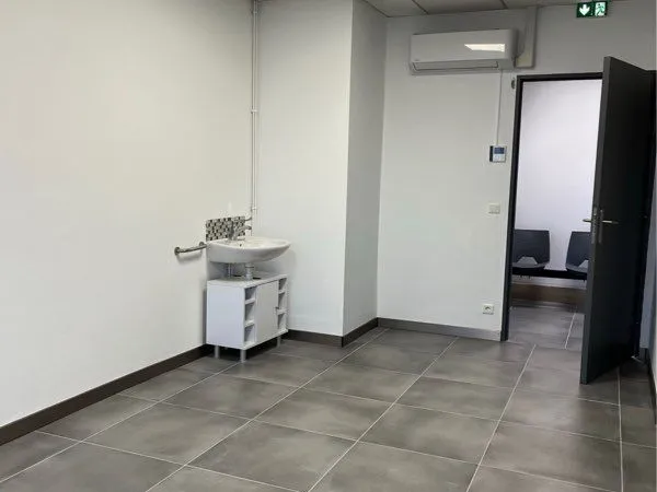 Cellules professionnelles de santé dispo - 15 m2 à 35m2