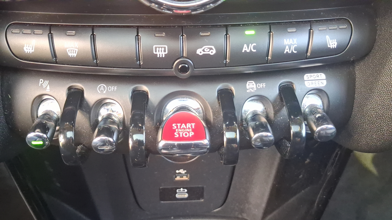 Mini Hatch 3 Portes Cooper 136 ch DKG7 — photo 23