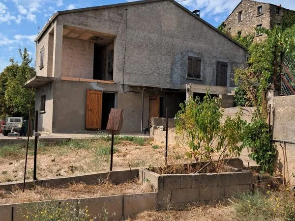 Maison de village à rénover