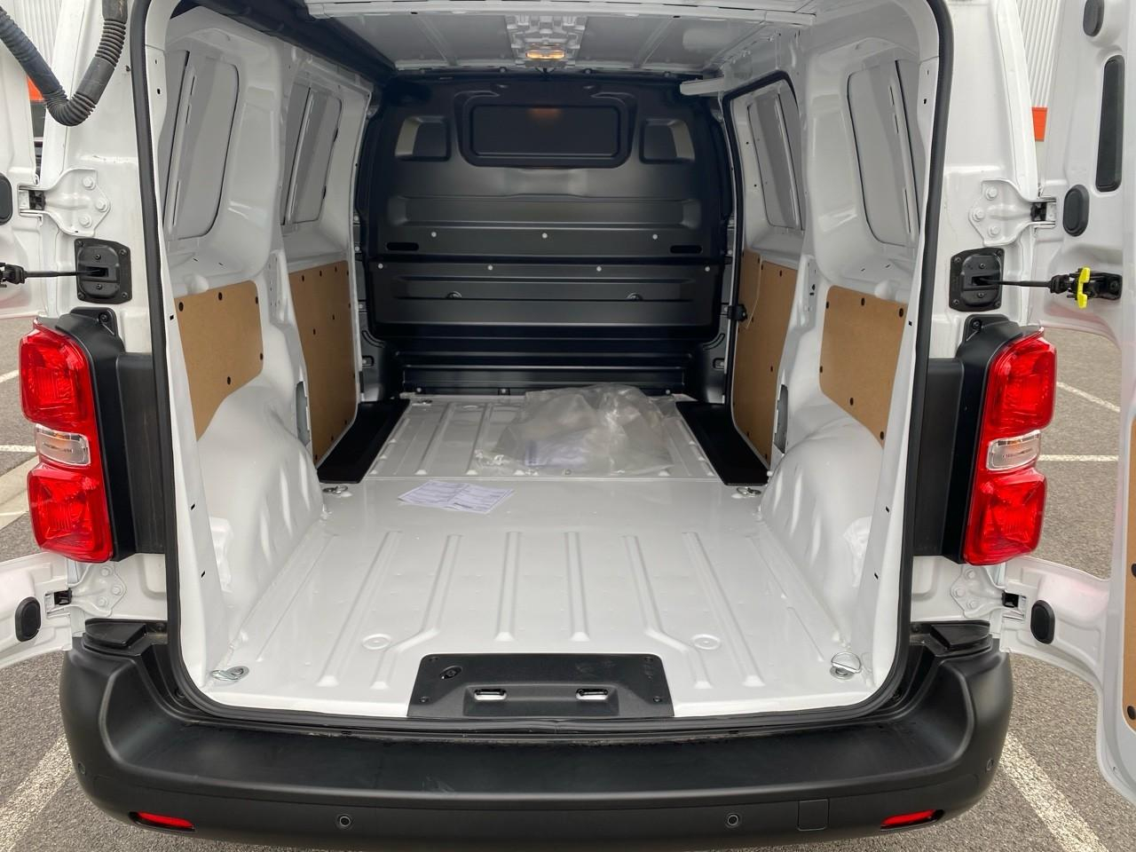 Opel Vivaro fourgon fgn taille m bluehdi 120 s&s bvm6 — photo 6
