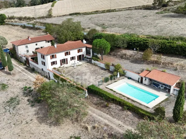 Maison à vendre 6 pièces avec Piscine et 17 919 m² de terrain COTTANCE (42)