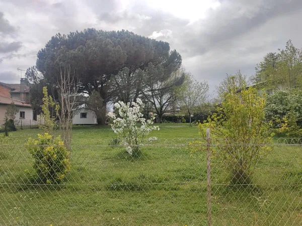 Terrain 880 m²