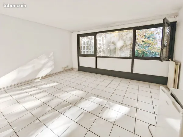 Studio 1 pièce 25 m²