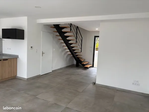 Pavillon 110 m² en R+1 de 2022