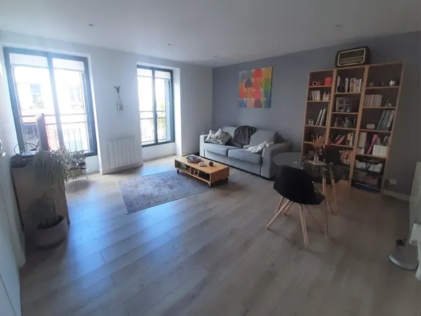 Loue T2 meublé 40m2 + terrasse - proche Porte d'Italie (Ivry sur Seine)