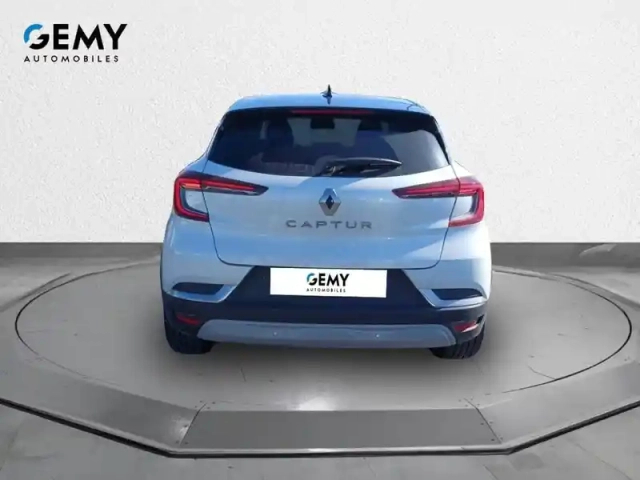 Renault Captur mild hybrid 140 — photo 20