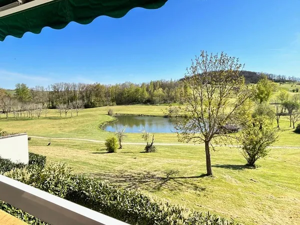 Superbe appartement de 120 m² avec vue exceptionnelle sur golf et lac