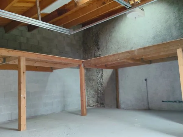 Entrepôt 50 M2 plus 20 M2 galta