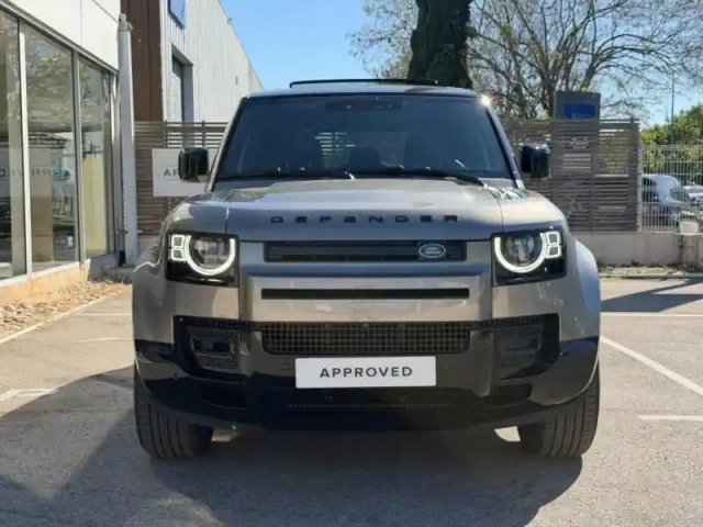 Land Rover Defender 110 2.0 p300e x-dynamic se — photo 6