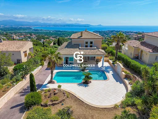 Maison 8 pièces 245 m²