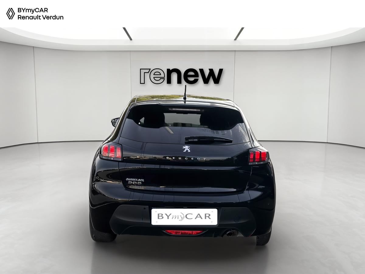 Peugeot 208 PureTech 100 S&amp;S EAT8 — photo 4