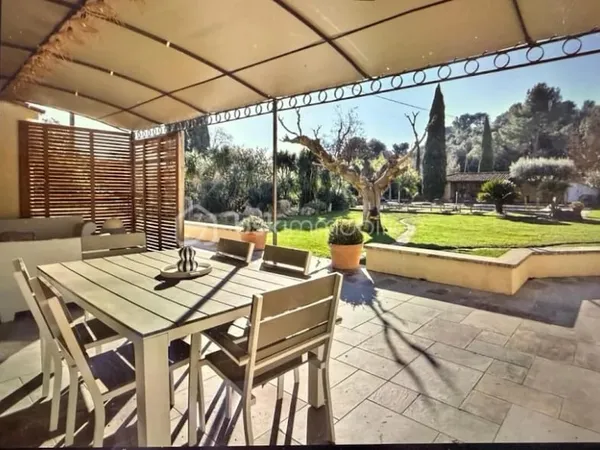 Villa 6 pièces 186 m²