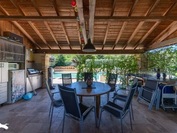 Maison 12 pièces 374 m²