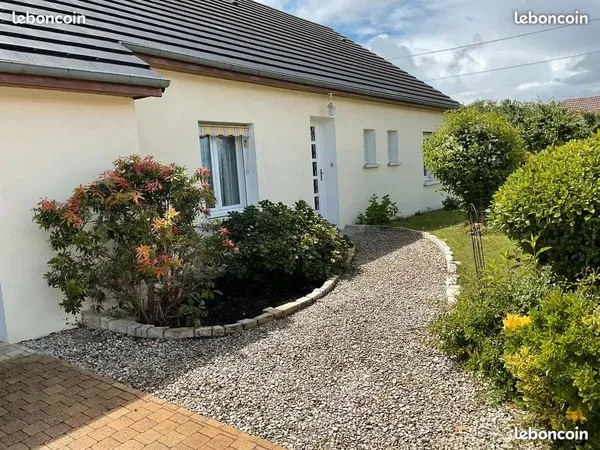 Maison plain-pied 94 m² - Nevers Quartier des Loges - Garage double - Climatisation réversible - Ter