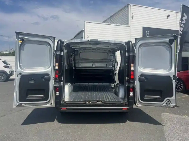 Renault Trafic fgn l1h1 2800 kg blue dci 110 — photo 32